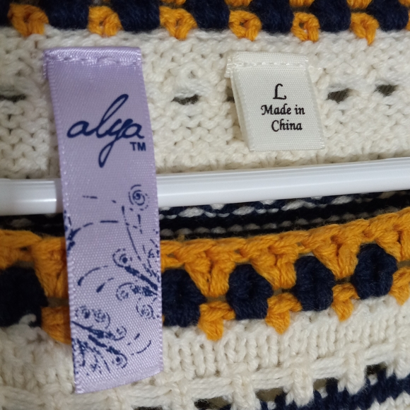 Alya Cozy Striped Crew Neck Sweater - Cream, Black, and Gold. Size L - Picture 2 of 6